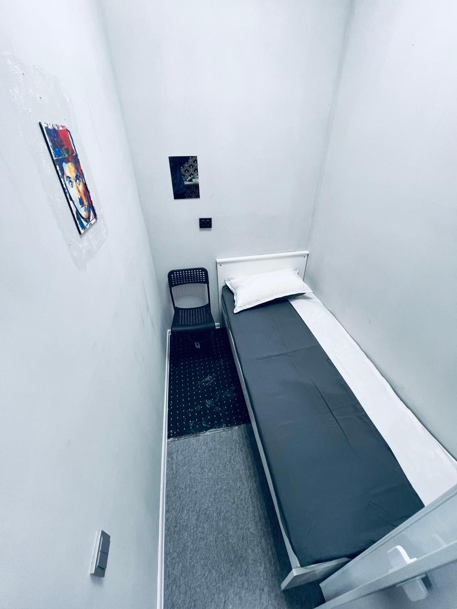 Center Capsule Hotel Almaty Exterior foto
