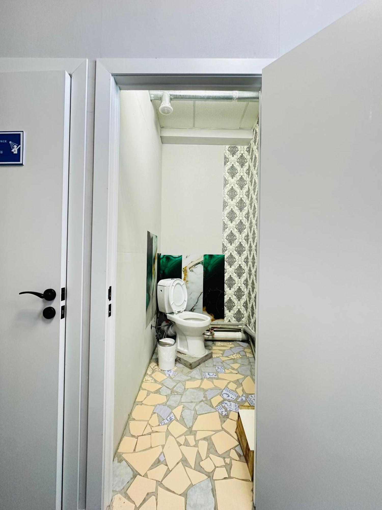 Center Capsule Hotel Almaty Exterior foto